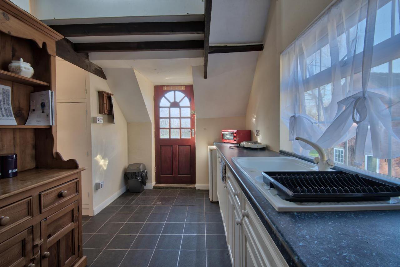 17Th-Century One Bed Studio With Parking & Garden! Elkesley Esterno foto