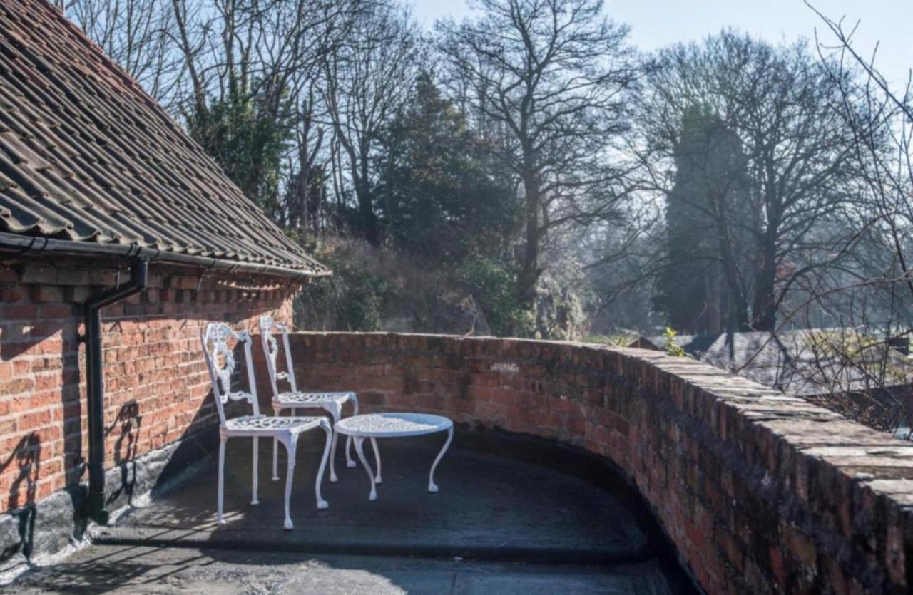 17Th-Century One Bed Studio With Parking & Garden! Elkesley Esterno foto